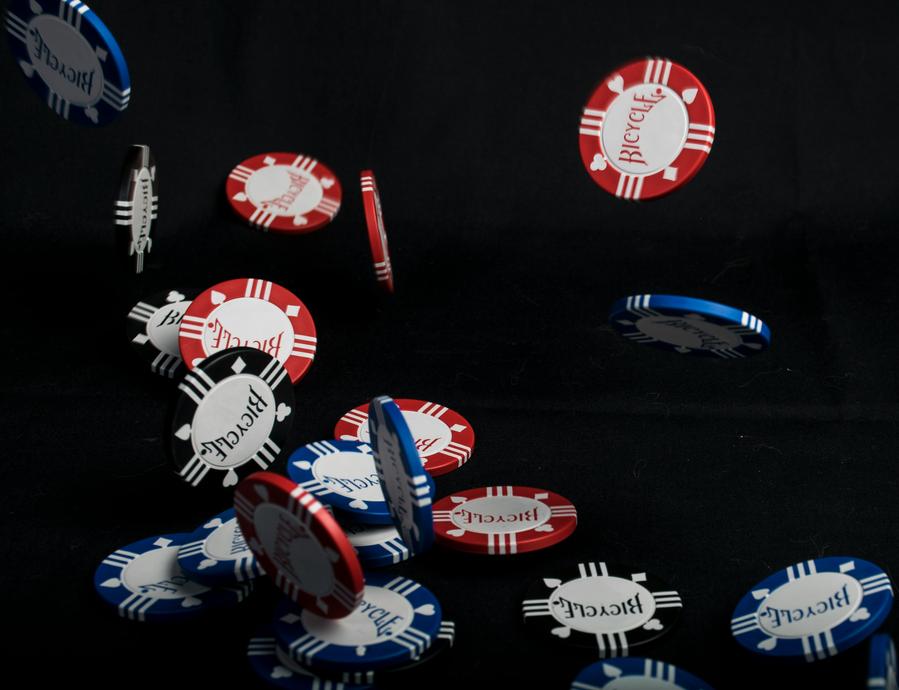 Midnight Wins Casino vs. Competitor: Which Online Casino Reigns Supreme?